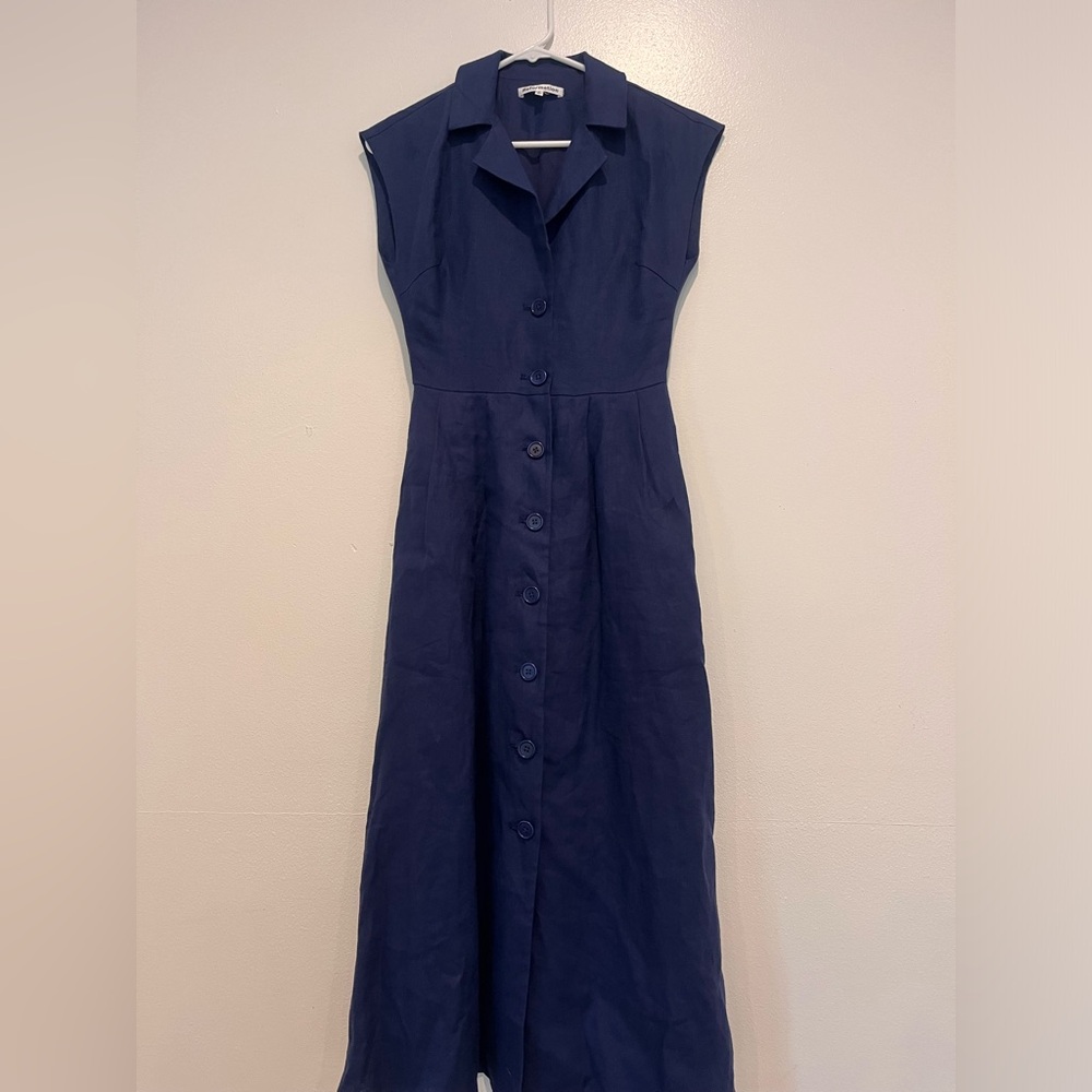 Reformation Zienna Dress -like brand new!! Size 0. Navy blue dress.